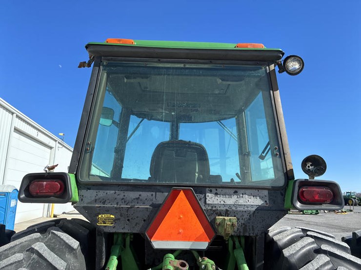 1984-john-deere-4650-image-22