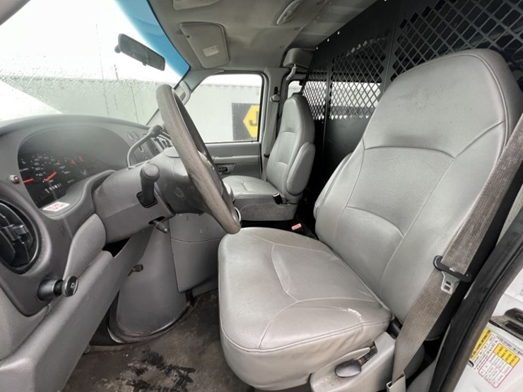 2008-ford-e350-image-22