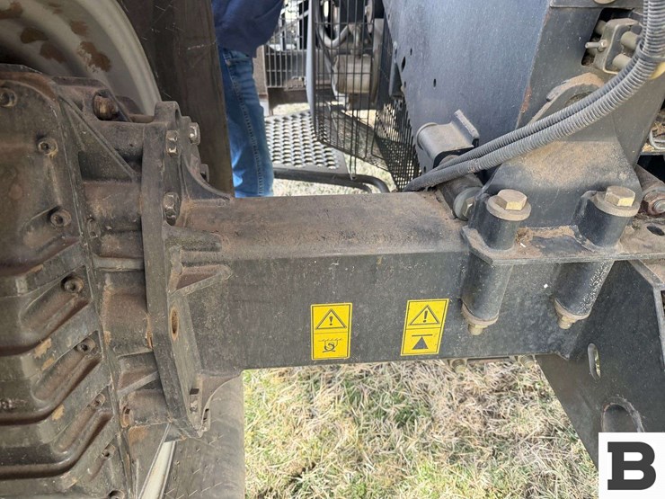 2008-case-ih-7010-image-79