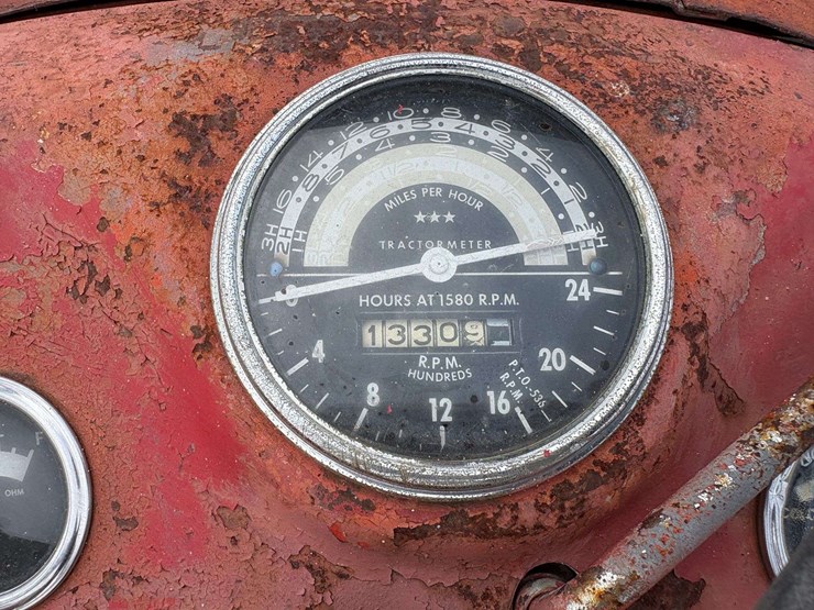 massey-ferguson-35-image-13