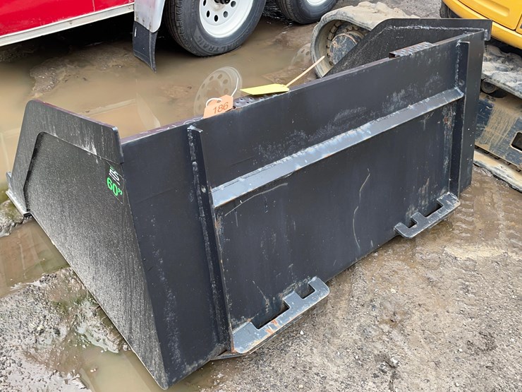tag-#186,-new-es-60"-bucket-for-skid-loader-image-4