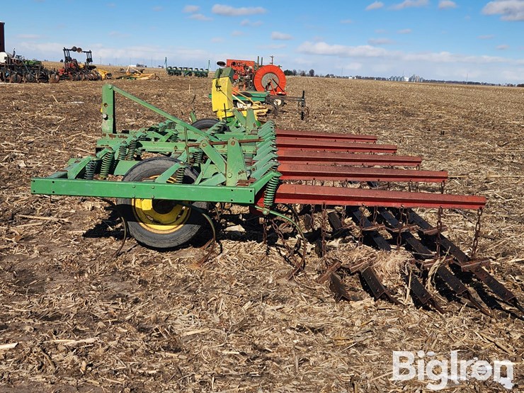 john-deere-15-image-8