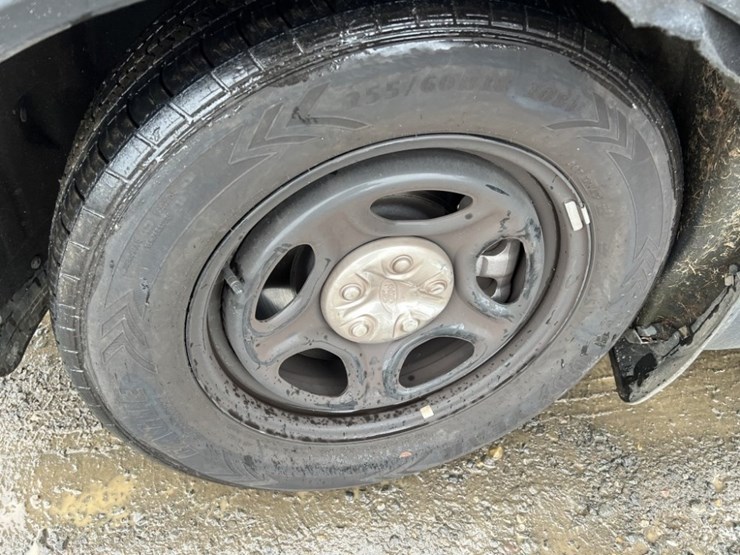 2023-ford-explorer-image-15