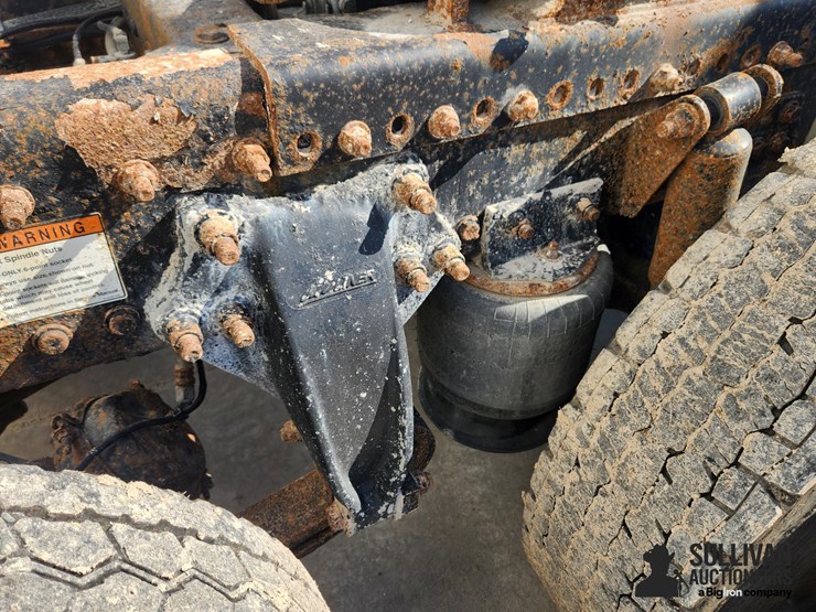 2003-freightliner-columbia-120-image-12