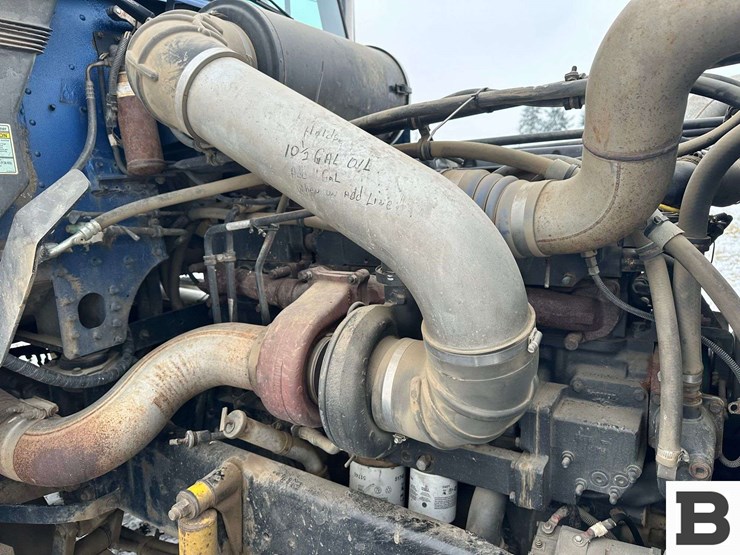 1999-freightliner-fld120-image-28