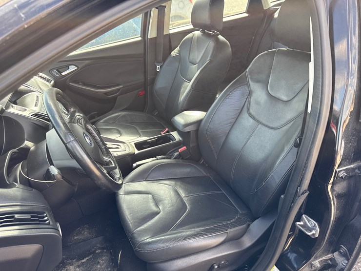 #35101-•-2016-ford-focus-hatch-back-1fadp3k28gl230543-inv#-35101-image-25