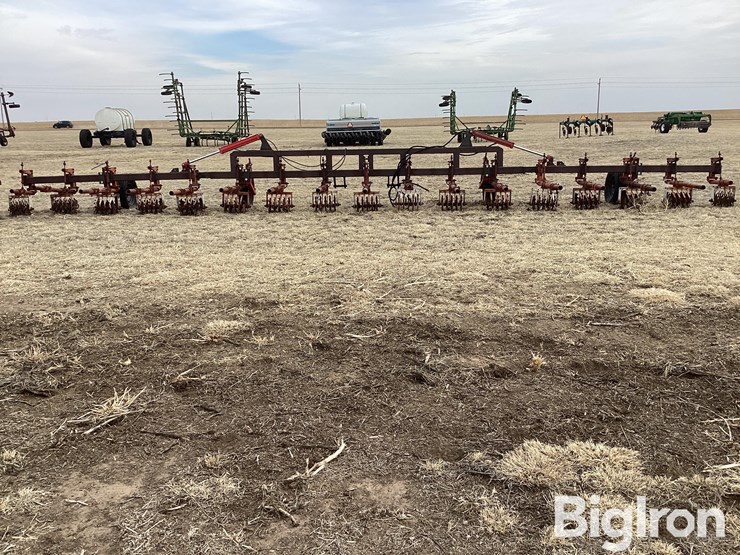 lilliston-40’-17r15-cultivator-image-6