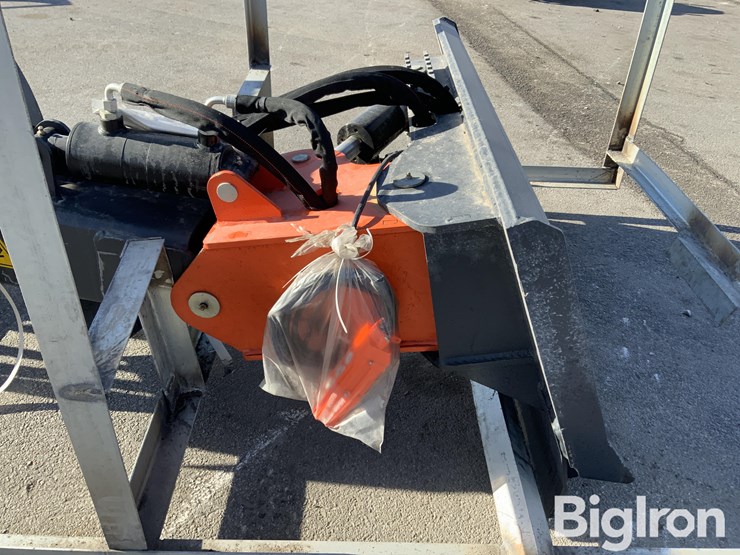 2025-massey-ferguson-730-image-19