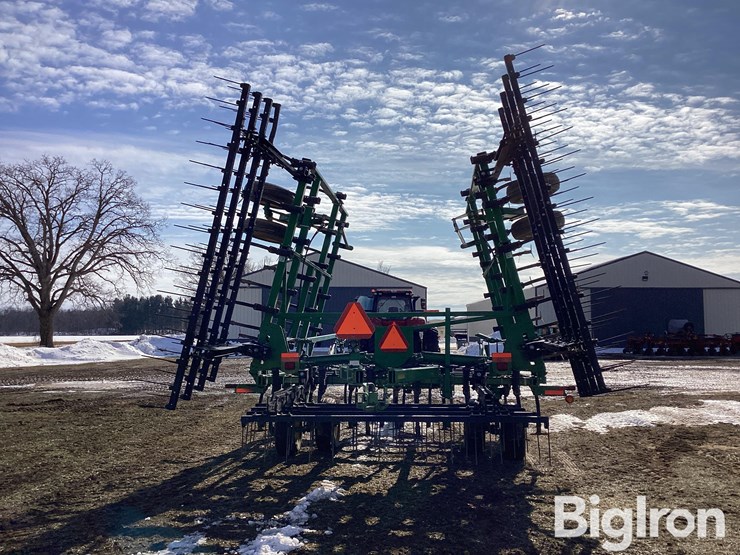 2012-john-deere-2210l-image-6