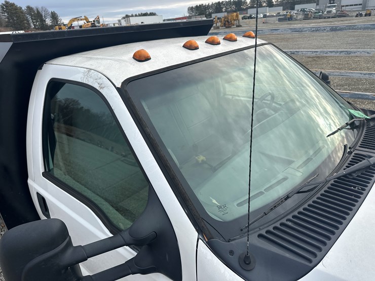 2005-ford-f550-image-12