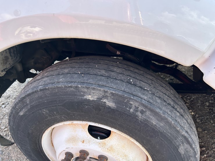 2016-peterbilt-579-image-47