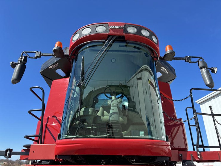 2012-case-ih-8230-image-13