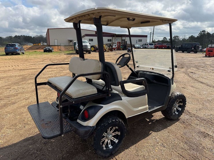 2012-yamaha-ydrax2-gas-powered-4-seat-golf-cart-image-3