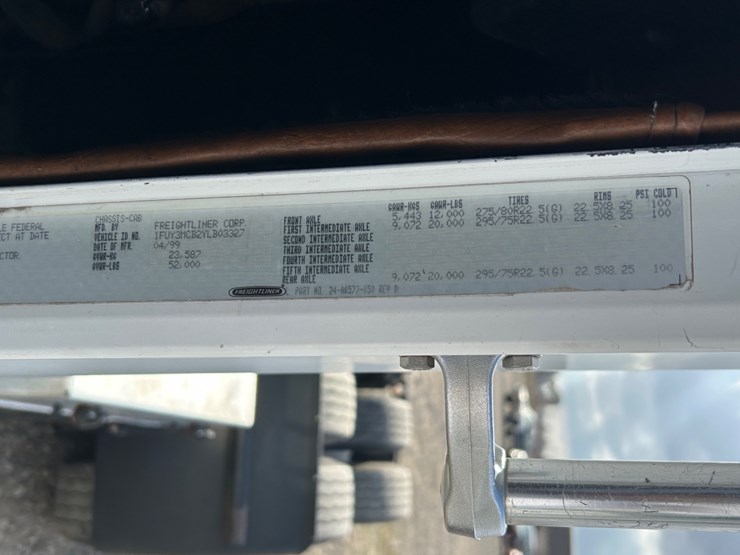 #39248-•-2000-freightliner-fd1-t/a-single-cab-truck-tractor-1fuy3mcb2ylb03327-image-43