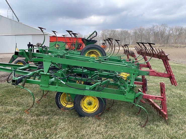 john-deere-1010-image-7