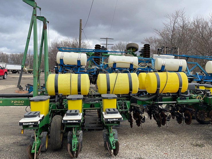 john-deere-7200-image-4