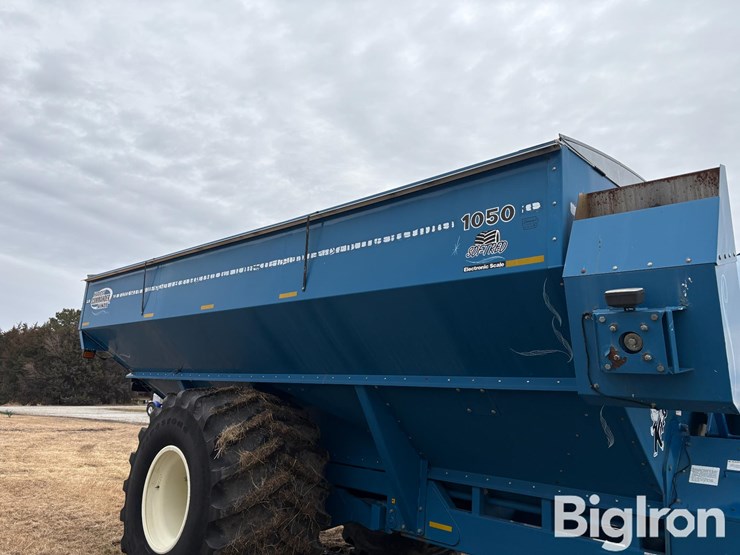 2002-kinze-1050-image-15