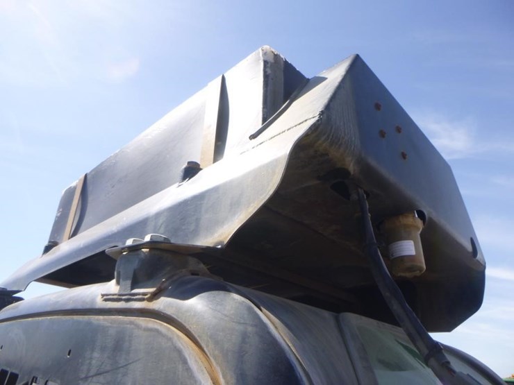 2010-caterpillar-246c-image-13