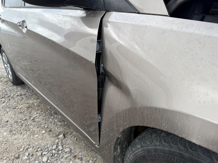 #38615-•-2013-hyundai-accent-sedan-kmhct5ae9du086575-inv#-38615-image-21