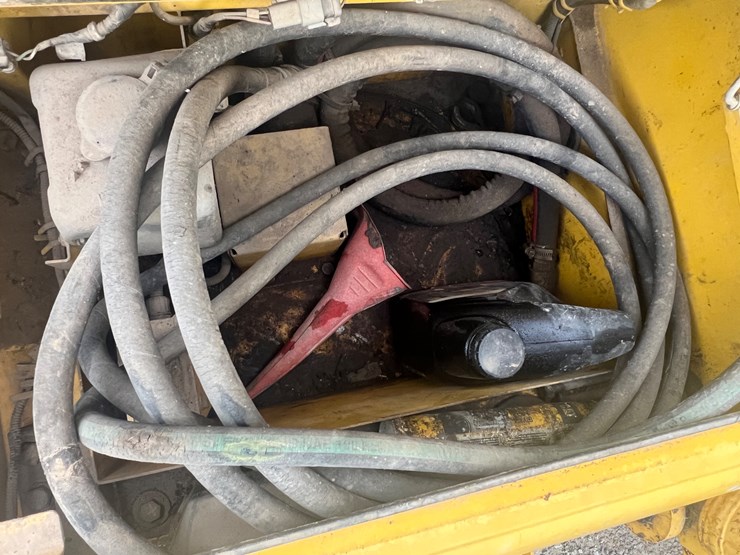 2011-komatsu-pc130-8-image-38