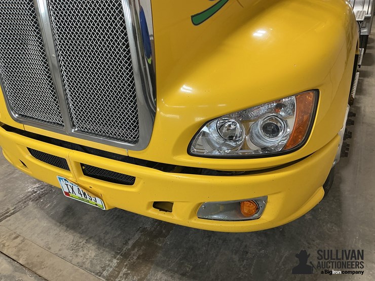 2012-kenworth-t660-image-10