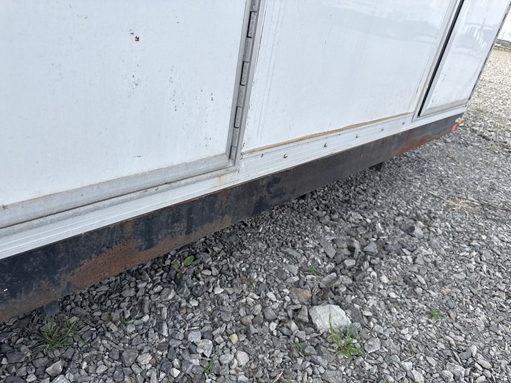 #38234-•-2012-comforts-of-home-22'-t/a-(3)-stall-mobile-shower-&-bathroom-4c9tn2225cm081303-inv#-38234-image-30