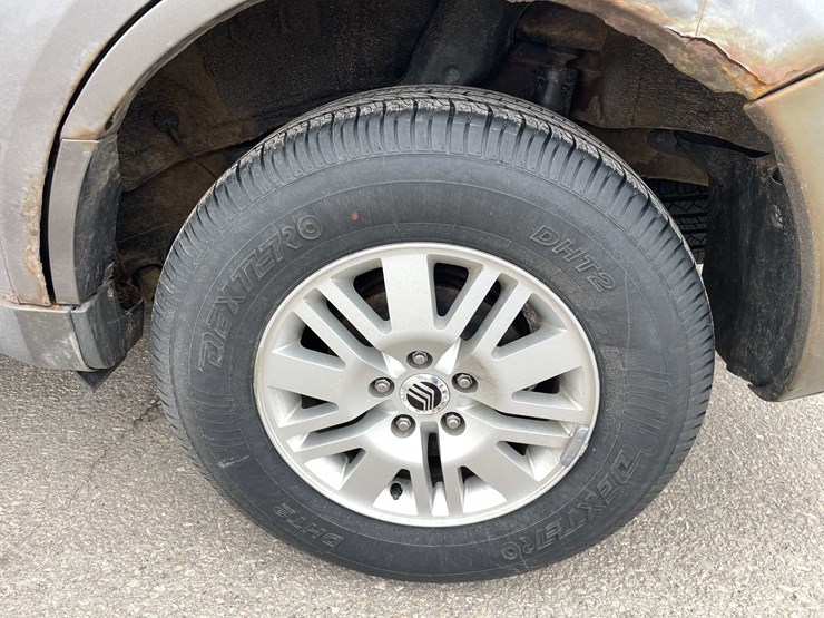 2011-ford-escape-image-56