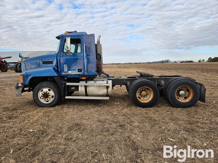 2000-mack-ch613-image-8