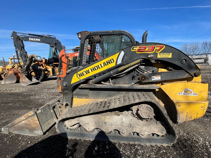 2019-new-holland-c237-image-8