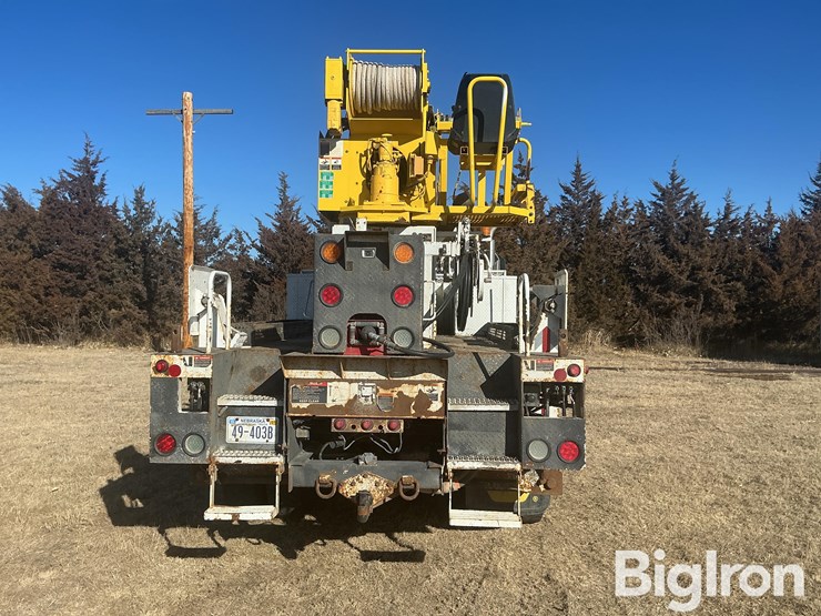 2009-freightliner-m2-106-image-6