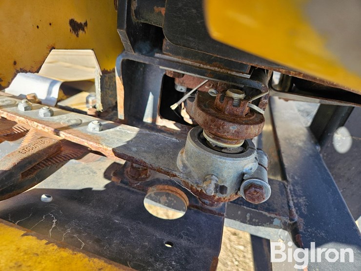 2009-new-holland-74c-image-16