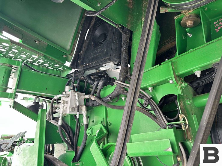 2011-john-deere-9870-sts-image-55
