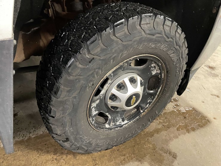 2015-chevrolet-silverado-2500hd-image-32