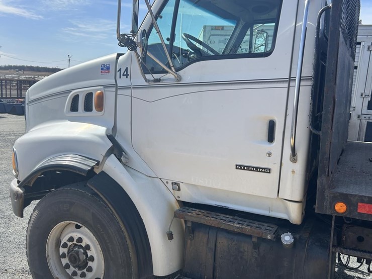 2003-sterling-lt9500-image-11