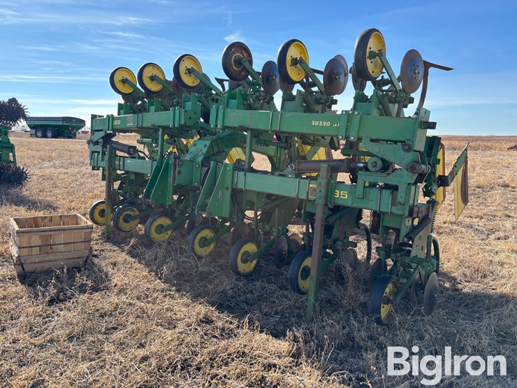 john-deere-885-image-1