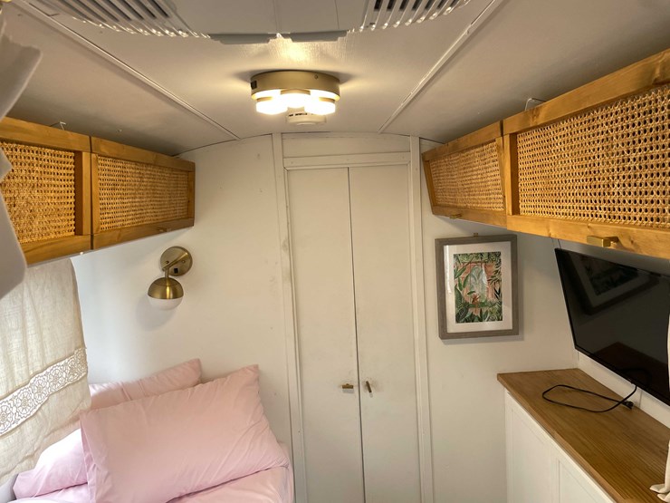 #1435-•-1978-airstream-land-yacht-31'---fully-remodeled,-road-ready-(has-wi-title)-(of)-image-57