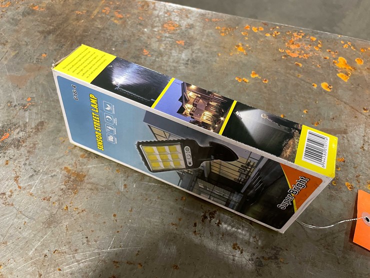 #2317-•-sensor-street-lamp-(cw)-image-3