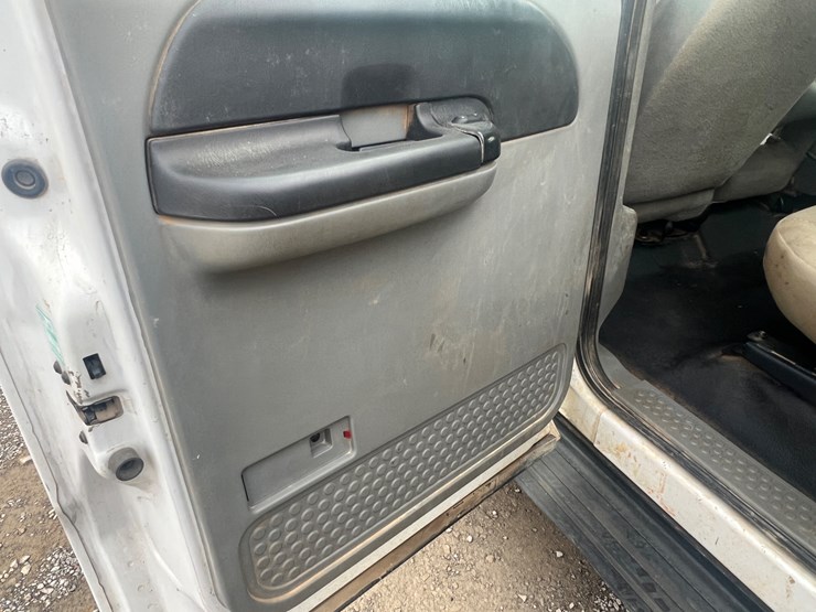 ford-f350-xlt-image-29