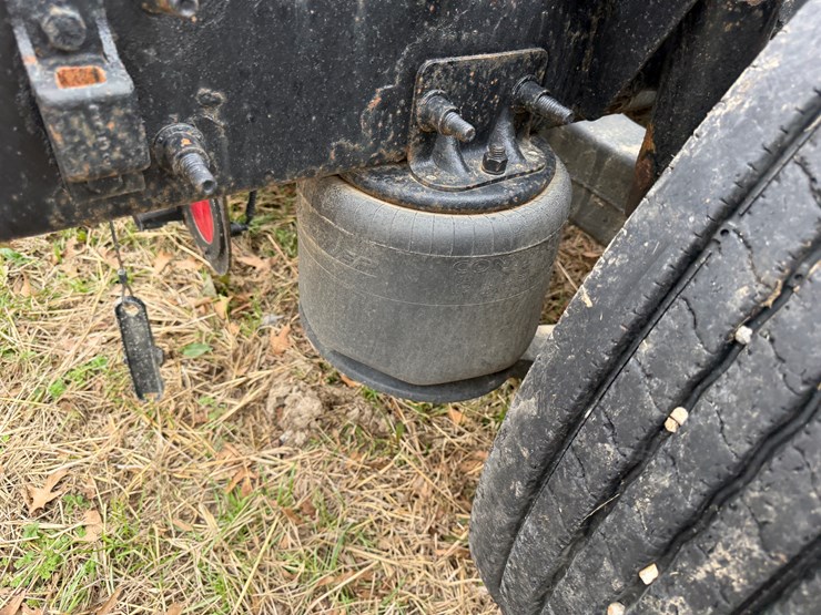 #40952-•-2016-freightliner-t/a-daycab-truck-tractor-3akjged50gshn2261-image-12