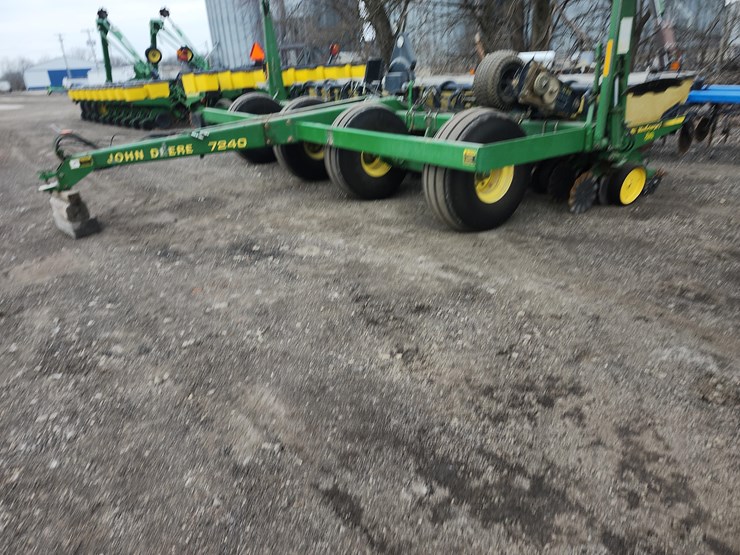 1990-john-deere-7240-image-1