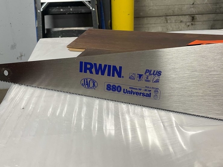 universal-880-image-5