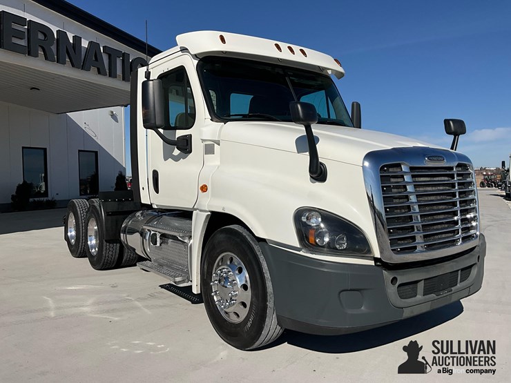 2018-freightliner-cascadia-125-image-3