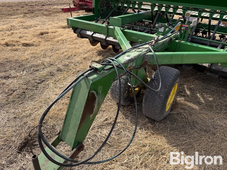 john-deere-750-image-10