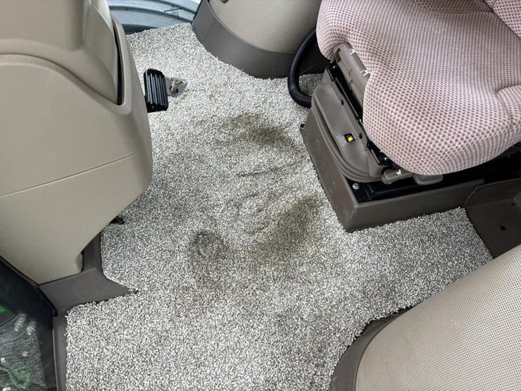 2015-john-deere-r4038-image-78