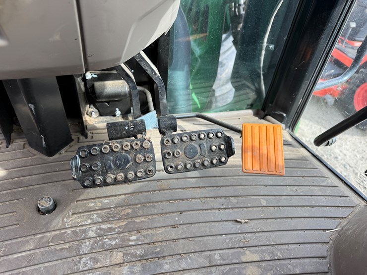 2024-john-deere-5130m-image-33