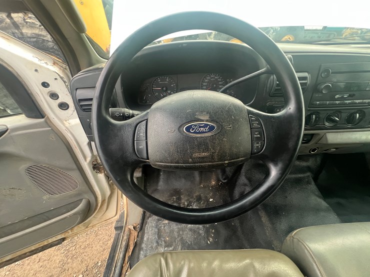 ford-f350-xlt-image-33