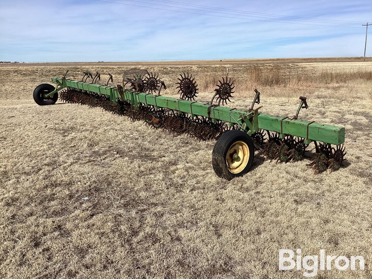 john-deere-30-image-1