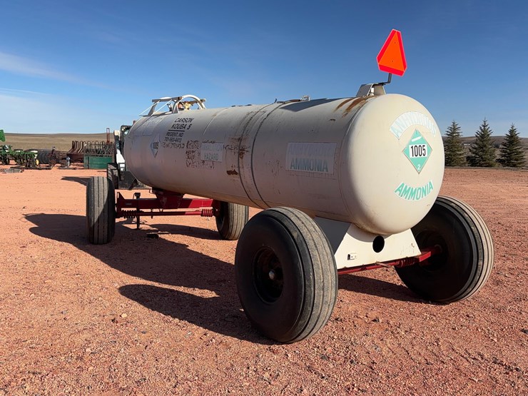 anhydrous-tank-with-trailer-image-8