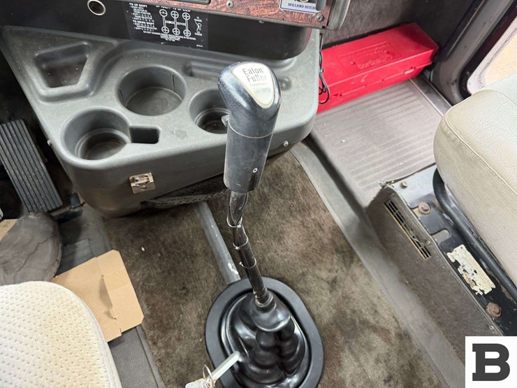 2001-international-9200-image-61