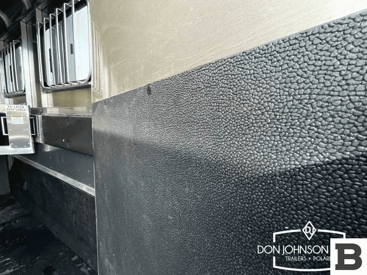 2023-c&b-mavlite-2h-7k-2-h-horse-trailer-image-17